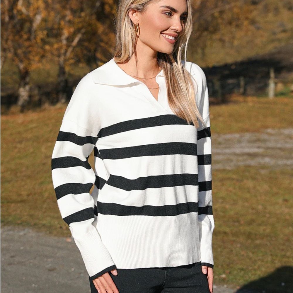 Max Studio Black and White Striped V-Neck Knit Sweater Size XL